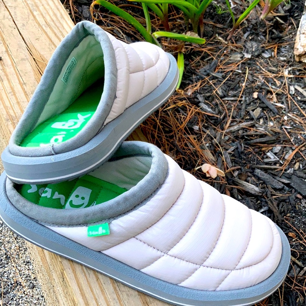 Sanuk slippers